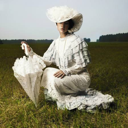 femeie, vechi, umbrelă, alb, câmp, iarbă George Mayer - Dreamstime