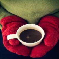 Pixwords Imaginea cu ceașcă de cafea, cafea, , mâini, roșii, mănuși, verde Edward Fielding - Dreamstime